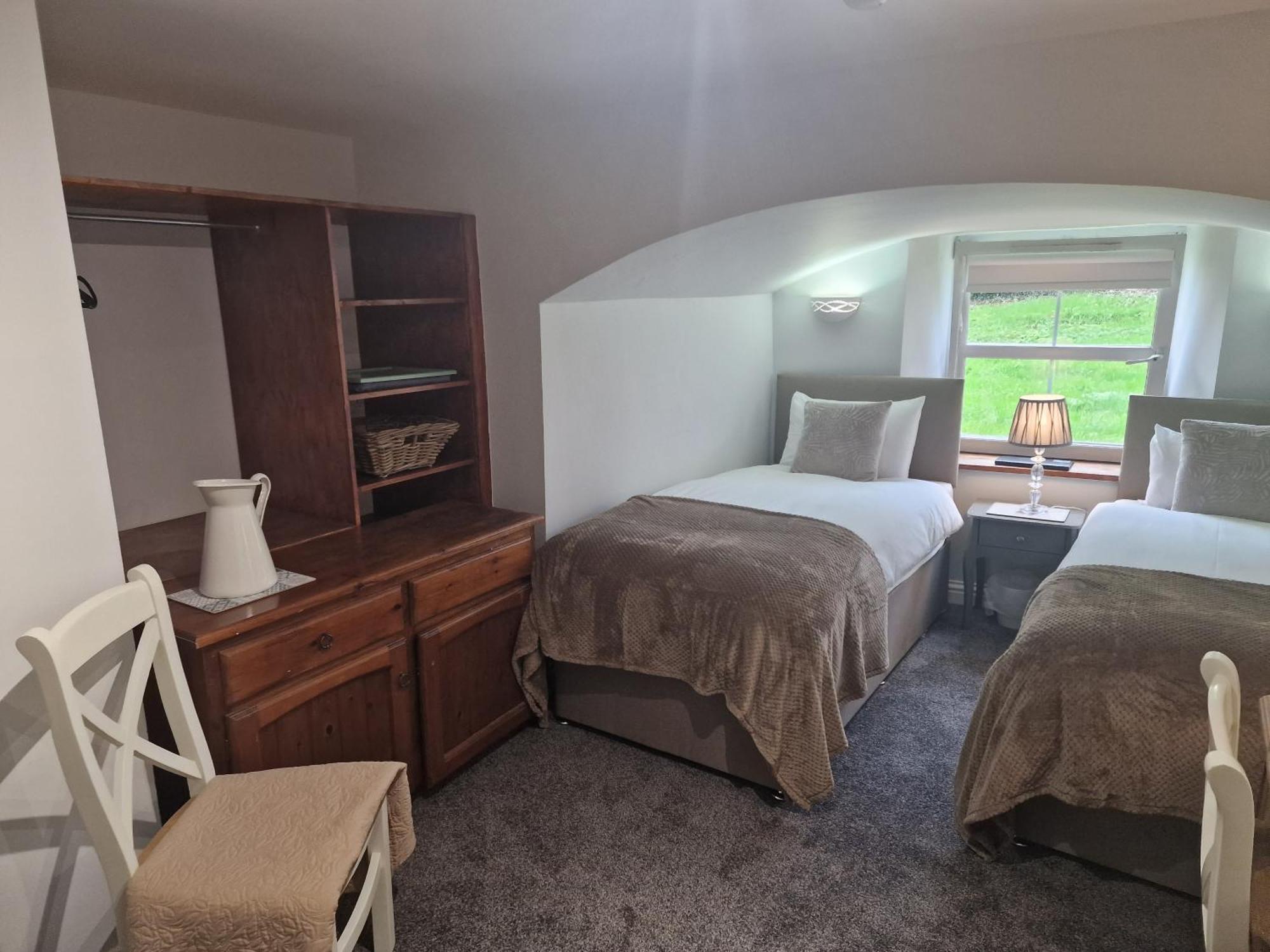 Teviotside Travel Inn Ltd Хоик Экстерьер фото