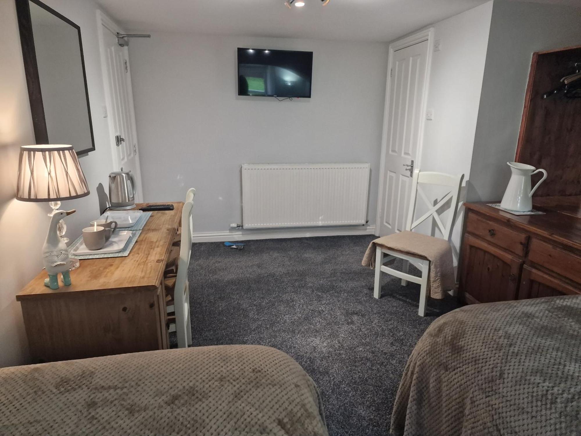 Teviotside Travel Inn Ltd Хоик Экстерьер фото
